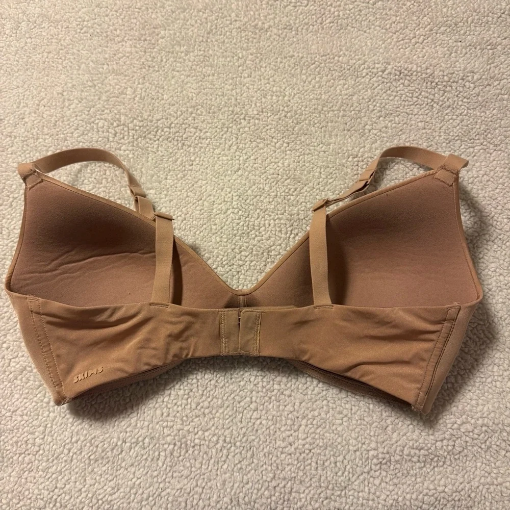 SKIMS Wireless Form Lightly Lined T-Shirt Bra Nude Tan Sienna 36D - Picture 5 of 8